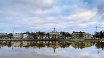 Pori – izabela_h / Shutterstock