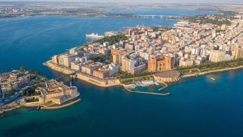Taranto – photovideoworld / Shutterstock