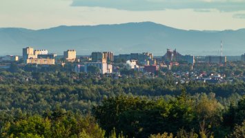 Tychy – Spacer z aparatem / Shutterstock