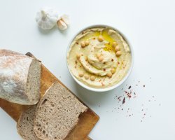 Hummus – Photo by Nicholas Barbaros on Unsplash