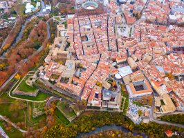 Pamplona – Iakov Filimonov / Shutterstock