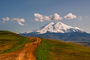 Elbrus – Gideon Ikigai / Shutterstock