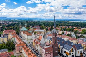 Nysa – Daniel Jedzura / Shutterstock