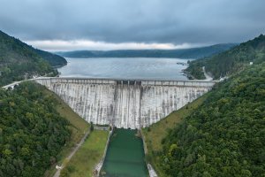 Přehradní nádrž Bicaz – Fabian Emanuel Balint / Shutterstock