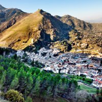 Sierra Morena – JOSE RAMIRO LAGUNA / Shutterstock