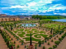 Zahrady Versailles – Photo by Clark Van Der Beken on Unsplash
