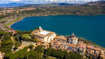 Palazzo Pontificio letní sídlo papeže, Castel Gandolfo – Stefano Tammaro / Shutterstock