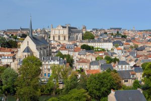 Poitiers – SergiyN / Shutterstock