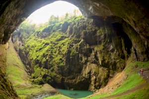 Propast Macocha – Natalia Fedosova / Shutterstock