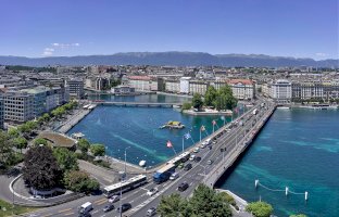Ženeva – Photo by Xavier von Erlach on Unsplash
