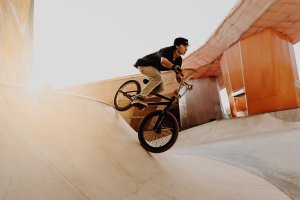 BMX freestyle – Charly Morlock / Shutterstock