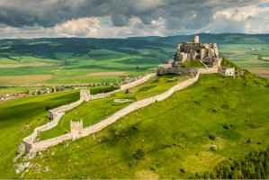 Spišský hrad – Tomas Hulik ARTpoint/Shutterstock