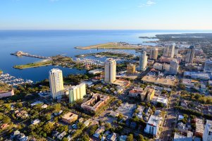 Saint Petersburg – ESB Professional / Shutterstock
