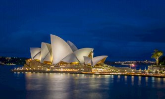 Opera v Sydney – Photo by Photoholgic on Unsplash