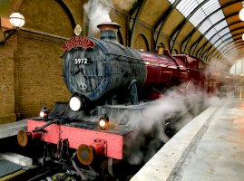 Bradavický expres – Photo by Christian Wagner on Unsplash