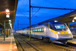 Elektrická jednotka 680 - Pendolino, Praha (17.1.2008) – kaprik / Shutterstock
