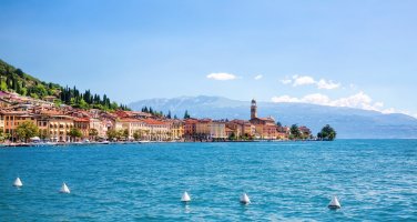 Salo – Rolf E. Staerk / Shutterstock