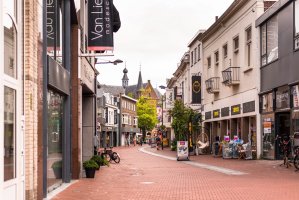 Osterhout – SV34D / Shutterstock