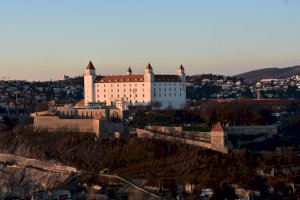 Bratislavský hrad – Photo by Alexandre Desbos on Unsplash
