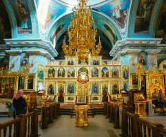 Ikonostas v Katedrále svatého Petra a Pavla, Bělorusko – George Trumpeter / Shutterstock