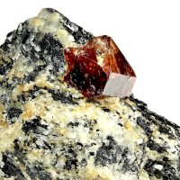 Zirkon, hyacint, minerál (křemičitan zirkoničitý) – Bjoern Wylezich/Shutterstock