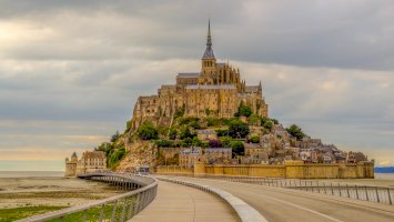 Mont-Saint-Michel – Photo by Fab Lentz on Unsplash