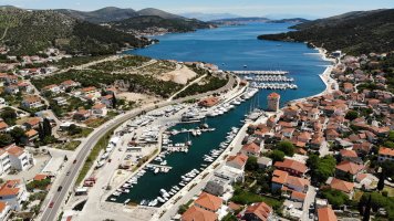 Agaña – Klement Grgic / Shutterstock