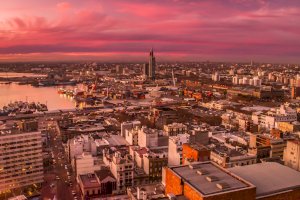 Montevideo – Oriol Querol/Shutterstock