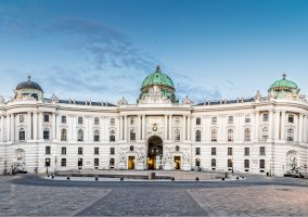 Hofburg – Alexandra Reinwald/Shutterstock