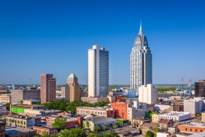 Mobile – Sean Pavone / Shutterstock