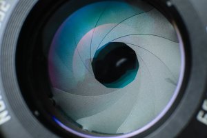 Irisová clona – deni pranata / Shutterstock