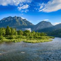 Dunajec – gkrphoto / Shutterstock
