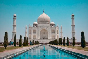 Tádž Mahal – Photo by Jovyn Chamb on Unsplash