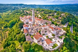 Pićan– xbrchx / Shutterstock
