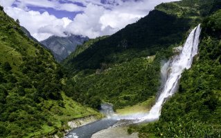 Krajina poblíž města Tawang, Arunačalpradéš, Indie – Daniel J. Rao / Shutterstock