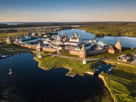 Solovecký klášter, přístav Arkhagelsk, Solovecké ostrovy – Natalia Golovina / Shutterstock