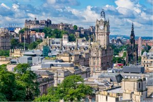 Edinburgh – Kamira/Shutterstock