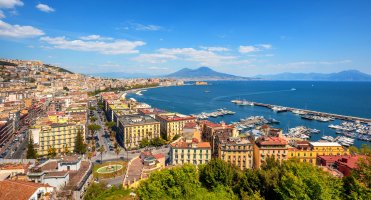 Neapol – Boris Stroujko / Shutterstock