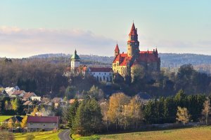 Bouzov – Montypeter / Shutterstock