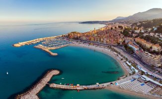 Menton – fokke baarssen / Shutterstock
