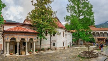 Asenovgrad – Multipedia / Shutterstock
