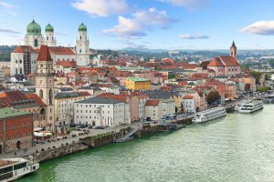 Pasov – Sergey Dzyuba / Shutterstock