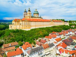 Melk – saiko3p / Shutterstock
