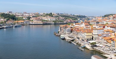 Vila Nova de Gaia – Lasse Ansaharju / Shutterstock