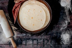 Tortilla – Photo by Micheile Henderson on Unsplash