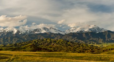 Džungarský Alatau – VFom/Shutterstock