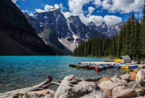 Banff – treisdorfphoto / Shutterstock