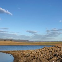 Burrendong – FotosbyFee / Shutterstock