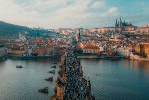 Karlův most, Praha – Photo by Anthony DELANOIX on Unsplash