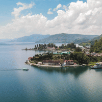 Toba – Sony Herdiana / Shutterstock